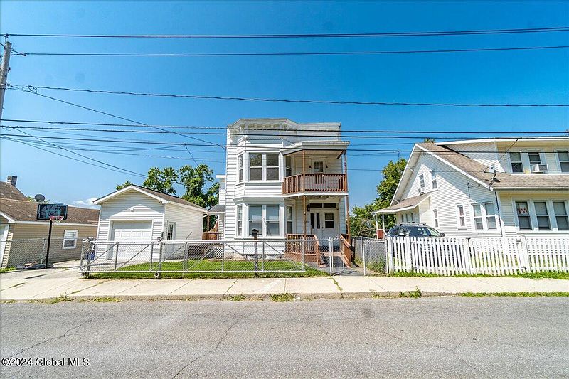 3rd image of 1619 1st Street