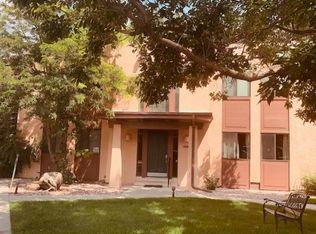 2963 Mesa Rd, Colorado Springs, CO 80904