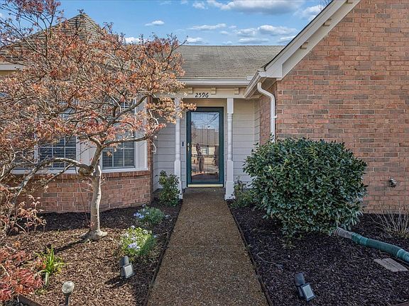4th image of 2596 Appling Glen Dr