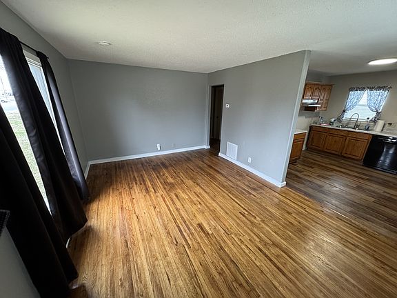 4th image of 6406 E King St