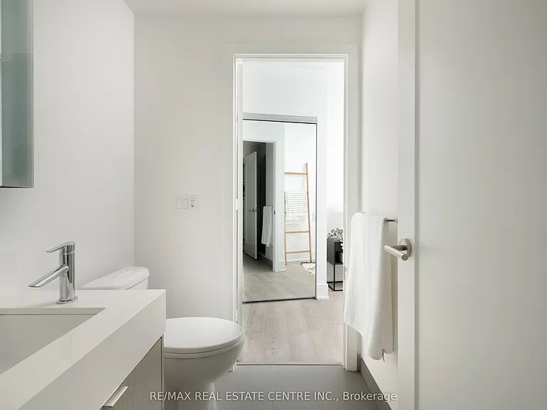 10 York St #6210 — Photo 31