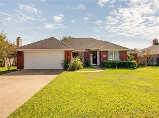 706 Brussels Dr, College Station, TX 77845