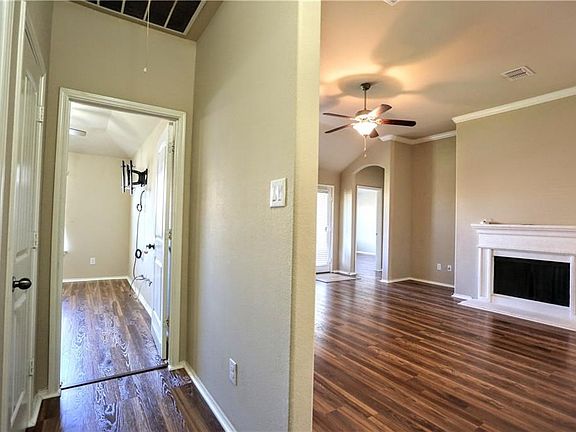 3rd image of 3425 Twin Pines Dr