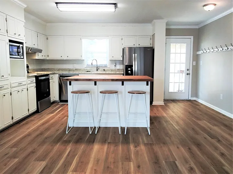 2309 Calray Ave SW — Photo 3