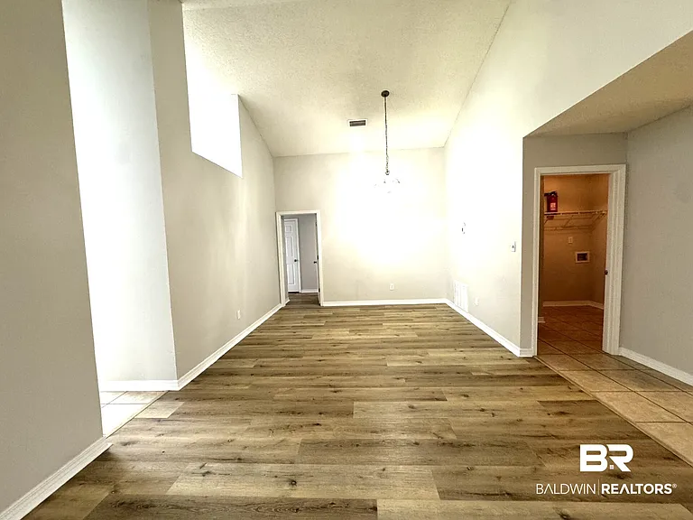 9964 Hollowbrook Ave — Photo 10