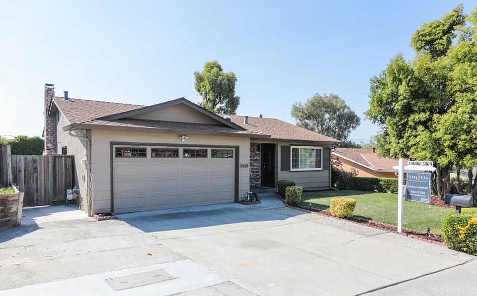 1st image of 686 Braxton Dr