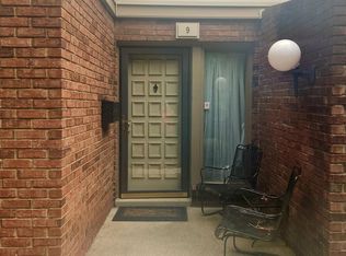 9 Woodview Ct, Cincinnati, OH 45246