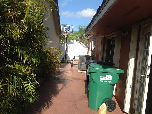 4th image of 1130 NW 134th Ave