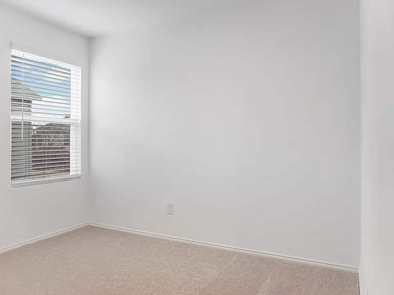 1424 Teak Ln — Photo 11