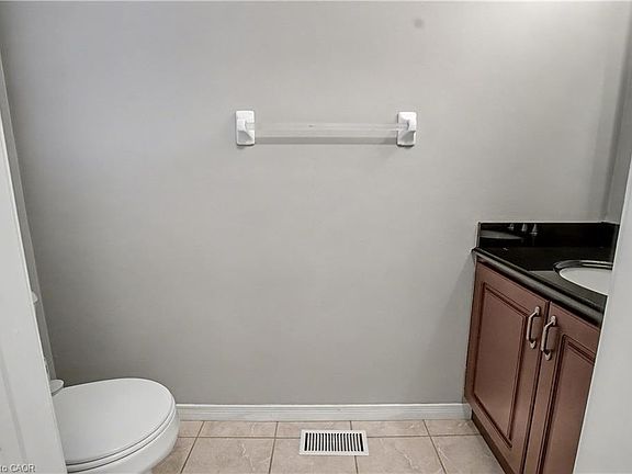 5th image of 60 Lena Cres