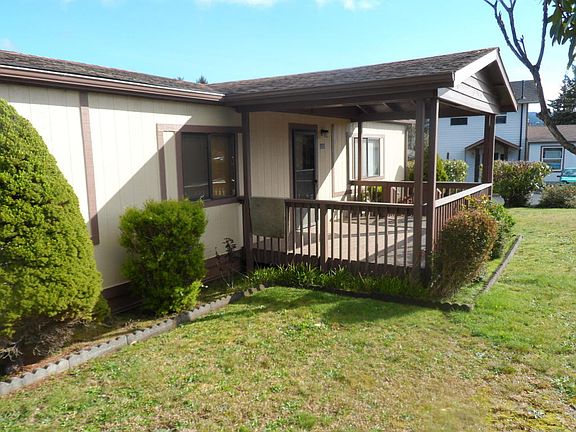 3rd image of 1328 SE Blue Spruce Ln
