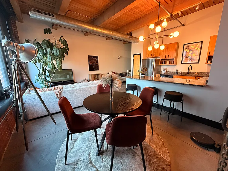 1114 Lucas Ave #508 — Photo 2