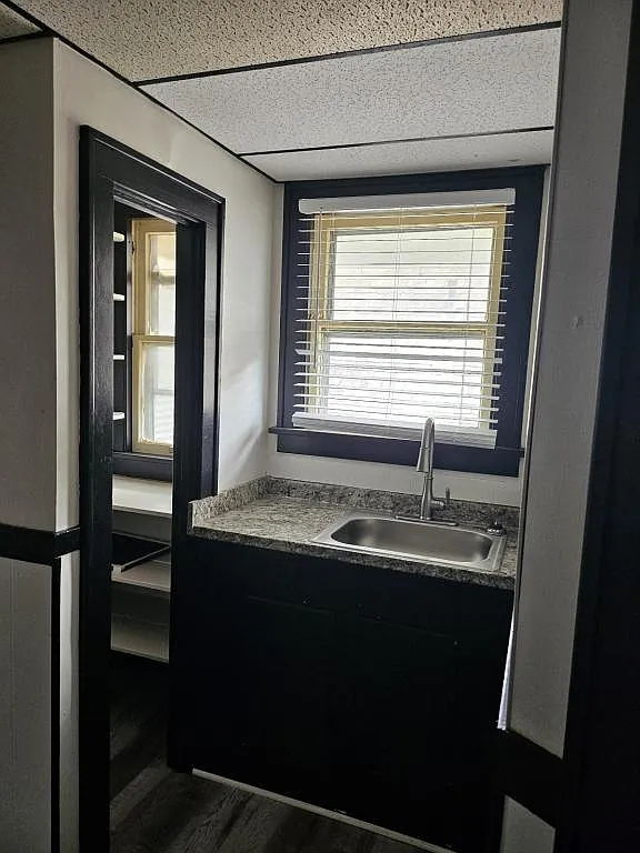 949 Maple Ave — Photo 4