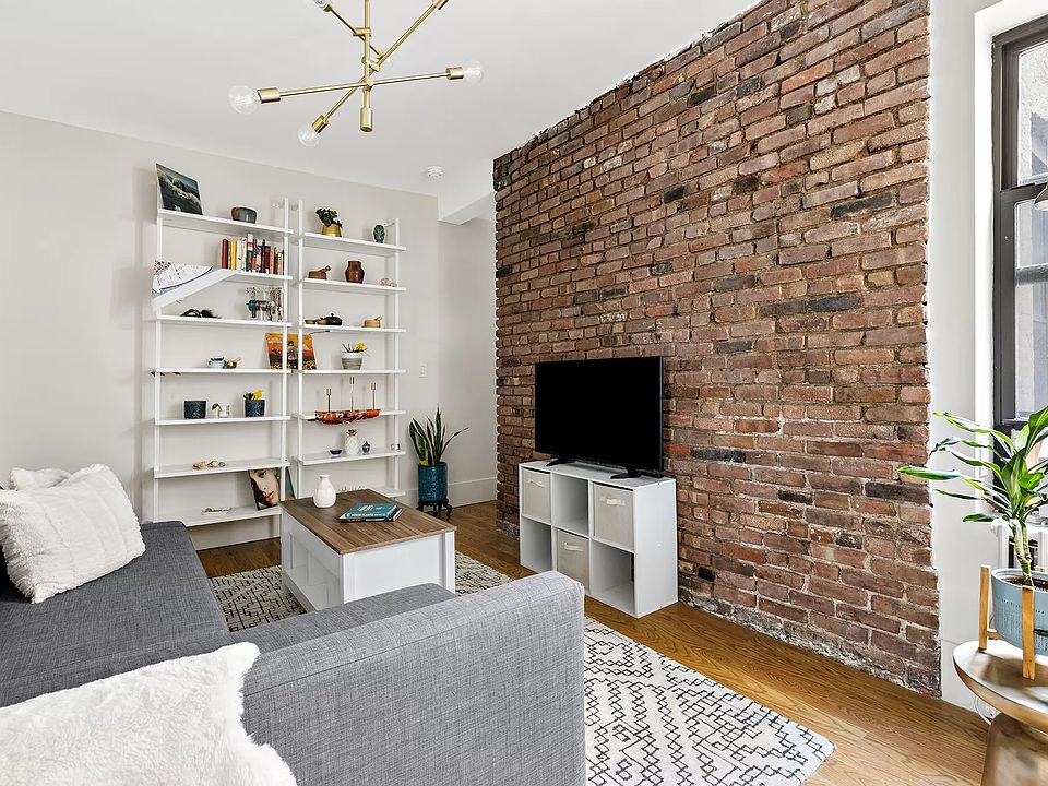 1st image of 321 E 12th St APT 4