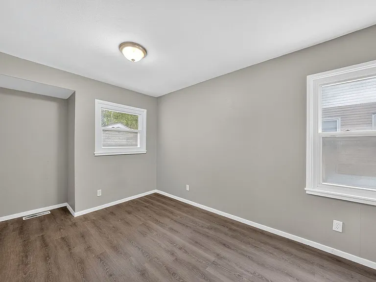 416 Crawford Rd — Photo 8