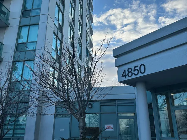 4850 Glen Erin Dr #909, Mississauga, ON L5M 7S1