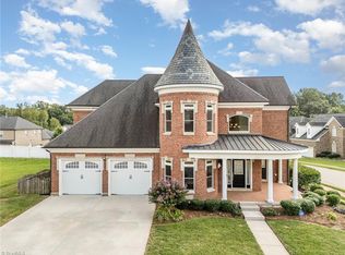 6400 Rains Davis Dr, Kernersville, NC 27284