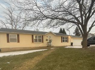 206 N Green St, Toledo, IA 52342