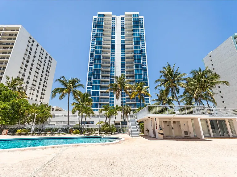 2655 Collins Ave #2308 — Photo 31