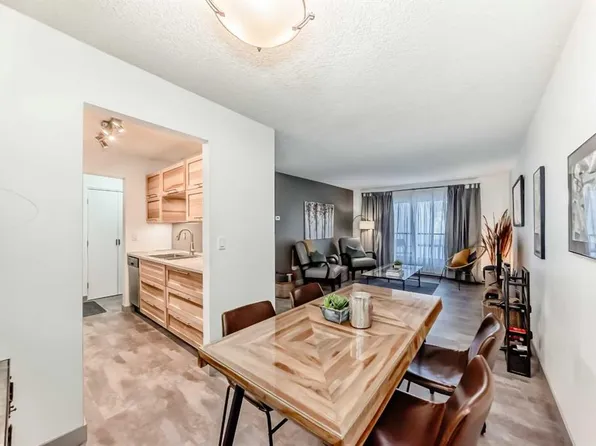 819 E 4a St NE #308, Calgary, AB T2E 3W3