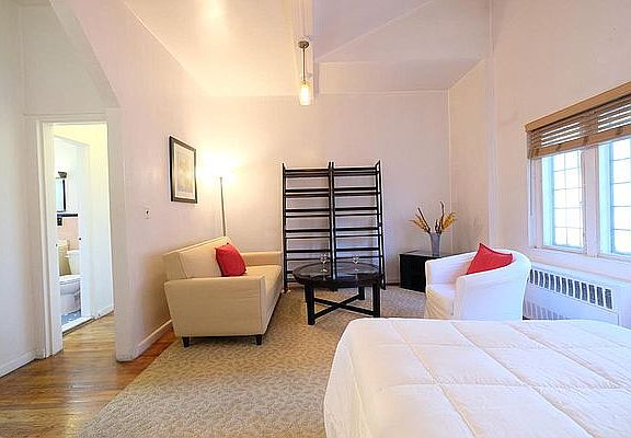 2nd image of 225 E 49th St APT 5a