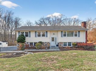 34 Lindy Drive, Carmel, NY 10512