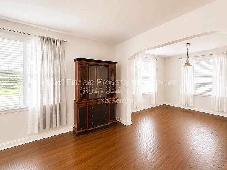 1230 Lechlade St — Photo 9