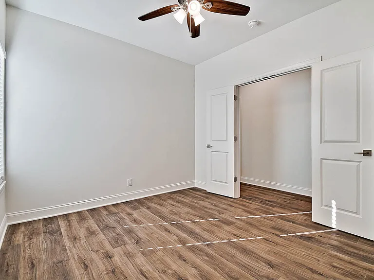 361 Turnberry Ct — Photo 5