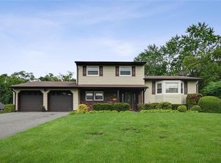 22 Dexter Rd, East Brunswick, NJ 08816