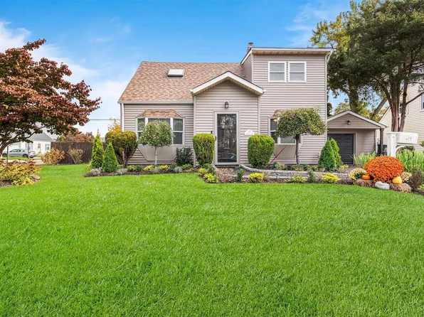 475 Gardiners Avenue, Levittown, NY 11756