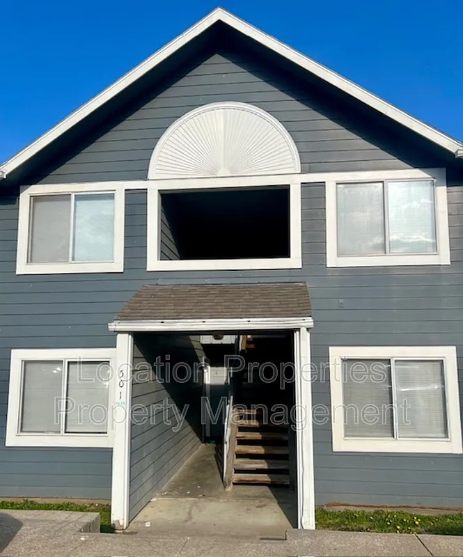 3 bed, 2.0 bath, 972 sqft, $1,500 — Photo 1