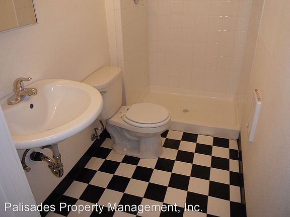 5th image of 1916 NE Everett St #10427550