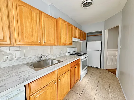 Rented by Compass | media 19