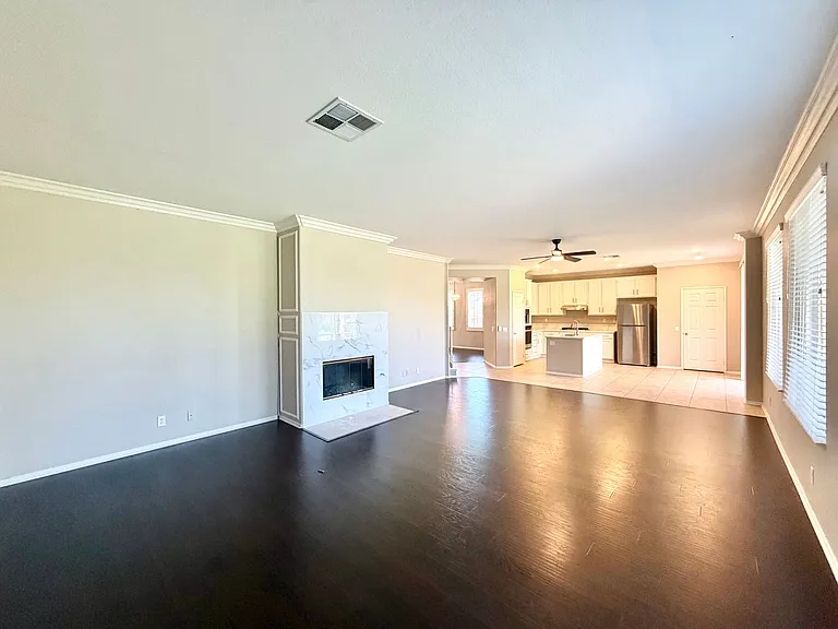 42041 Delmonte St — Photo 15