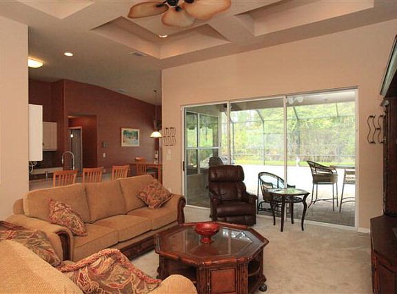 5th image of 28 Edgewater Dr