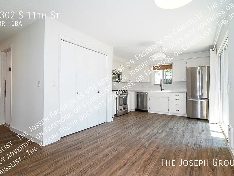 4302 S 11th St — Photo 5