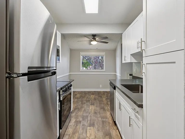 Shadow Oaks Apartment Homes — Photo 15