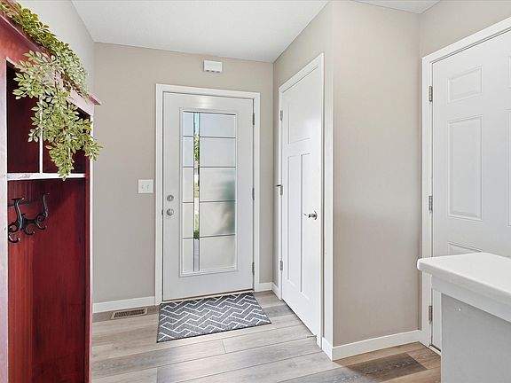 4th image of 2103 Longhorn Ln
