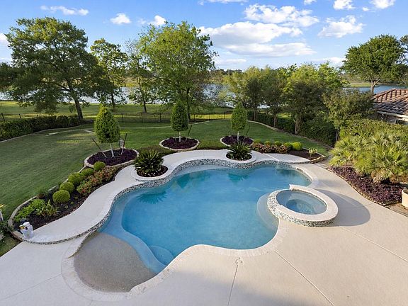 4th image of 82 Manor Lake Estates Cir