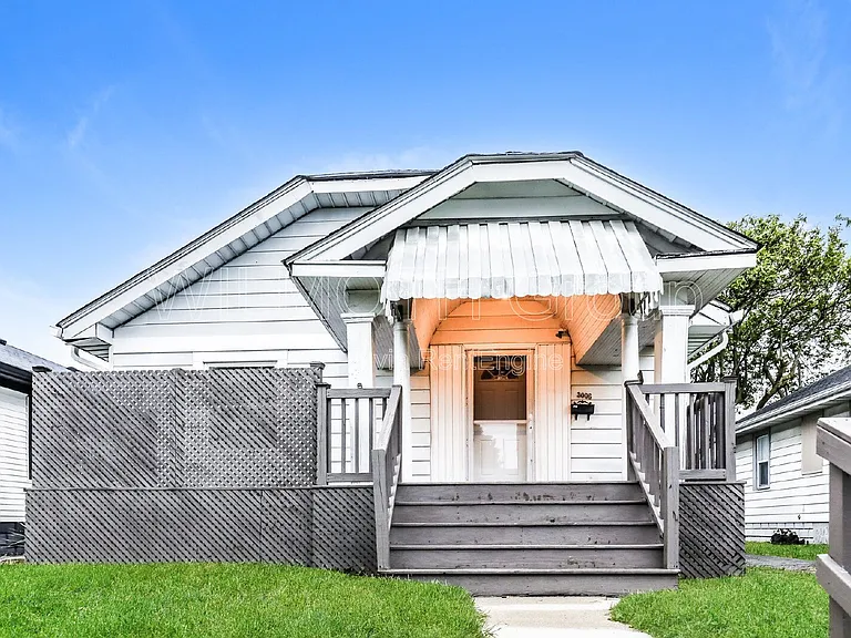 3006 Noble St — Photo 1