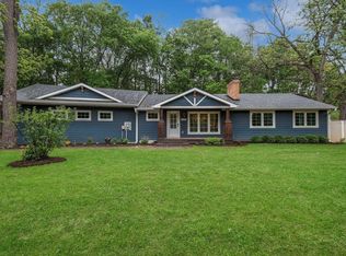 5078 Vine Hill Rd, Excelsior, MN 55331