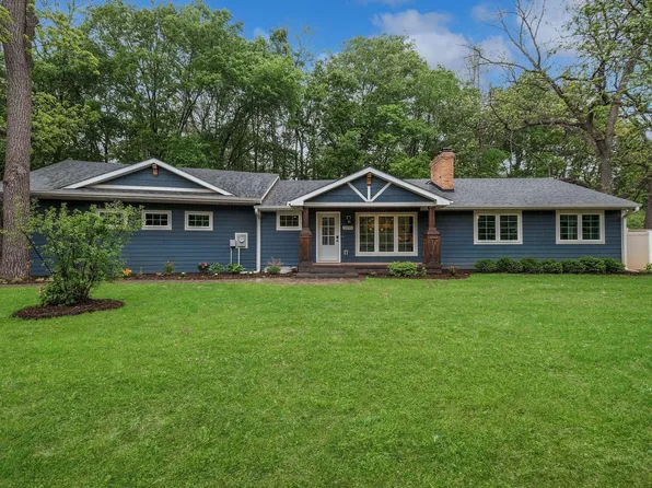 5078 Vine Hill Rd, Excelsior, MN 55331