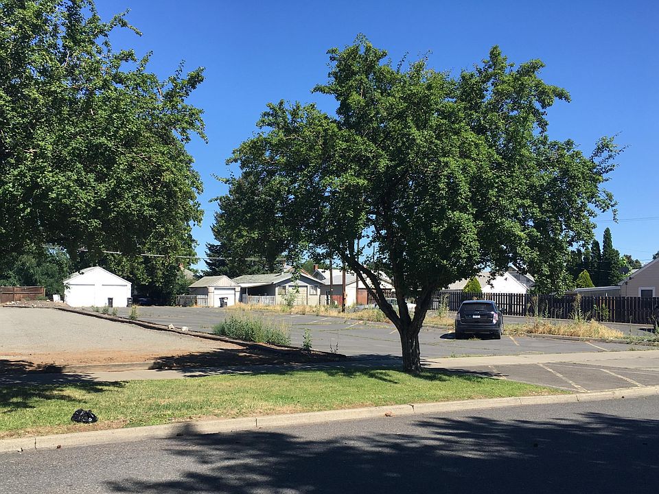 2nd image of 411 S 8th Ave