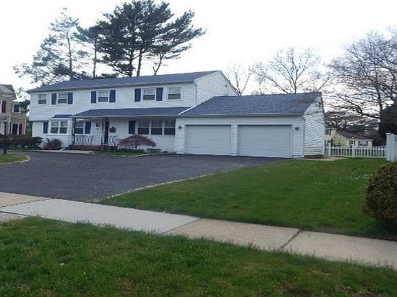3rd image of 217 Hilton Ave
