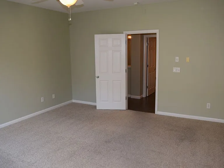 1378 Seymour Cir — Photo 23