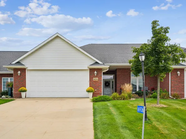 16936 Thunder Ridge Dr, Peosta, IA 52068