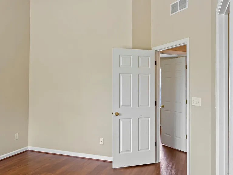 443 Indian Lake Dr — Photo 7