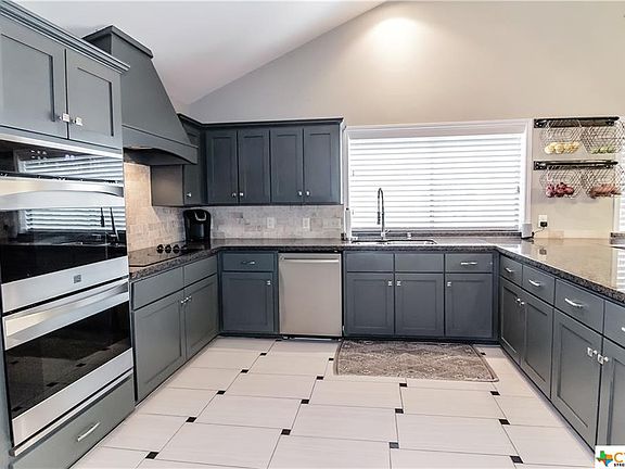 3rd image of 105 Woodwind Dr
