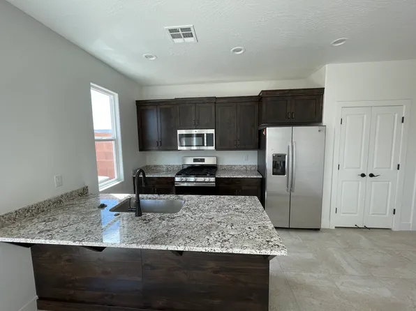 258 N 2470 W, Hurricane, UT 84737