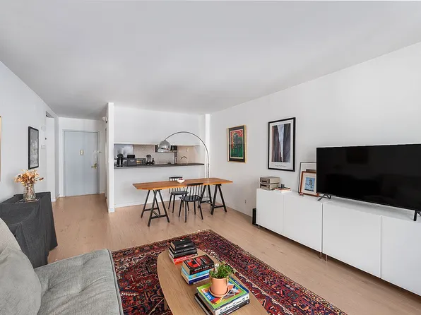 2250 Broadway APT 5G, New York, NY 10024